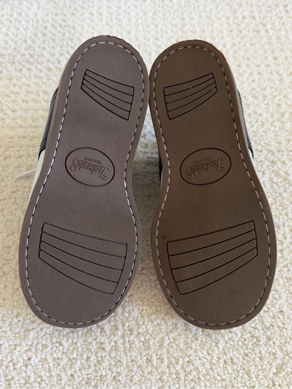 FootMates White and Navy Saddle Shoes